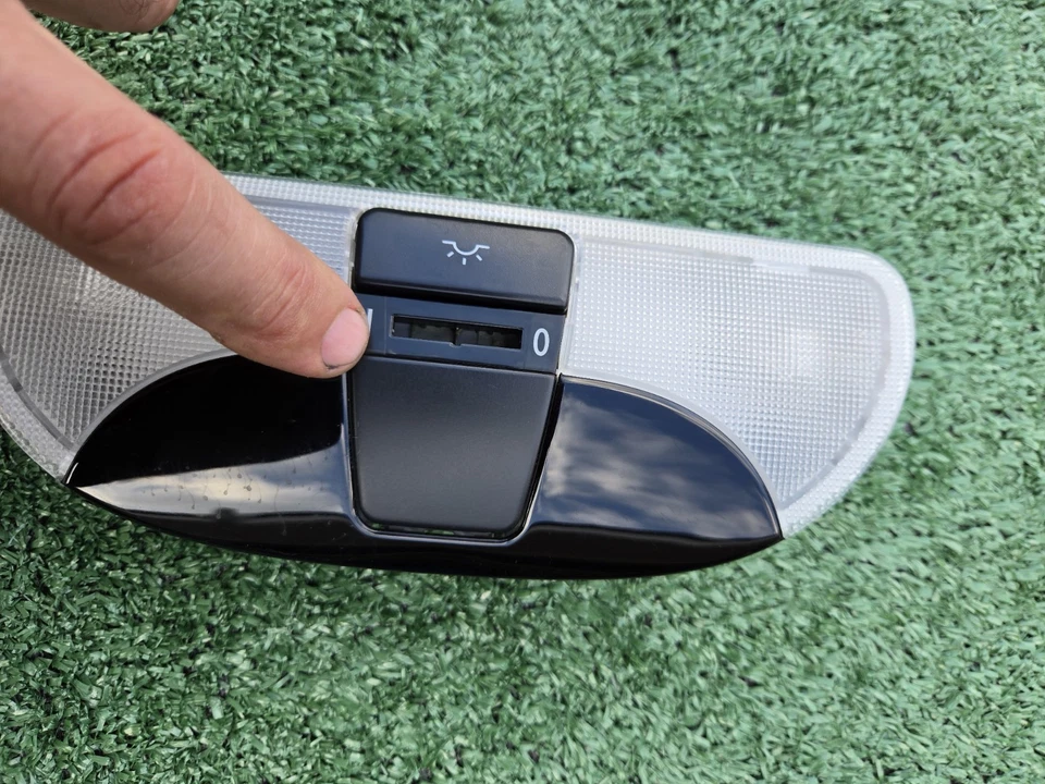 Chrysler Crossfire 2004-2008/01-04 Mercedes SLK luz domo superior luz mapa  Foto 2 de 4