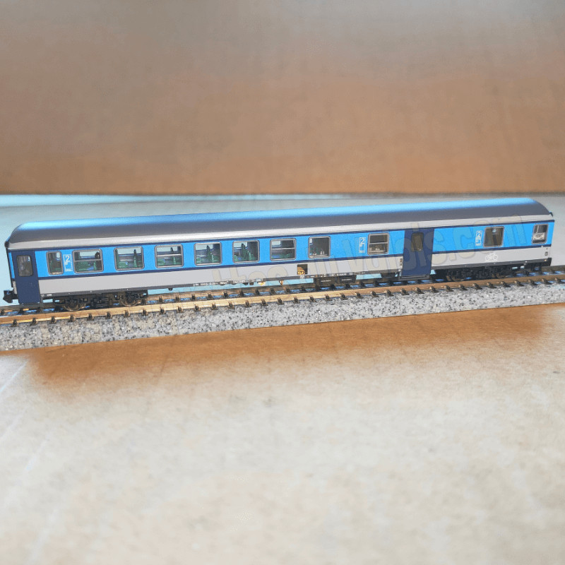 Voiture voyageurs Bduu 497.2 SVG Minitrix 18551 d'une finition haut de gamme Époque VI à l'échelle N