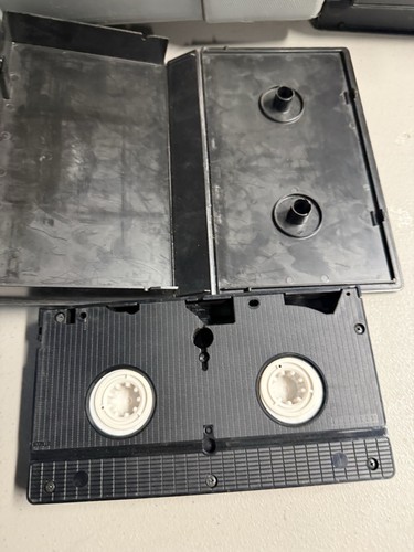 1978 Halloween VHS Media Two Tone Tape - Plain Black Case - Not original Case - Picture 3 of 7