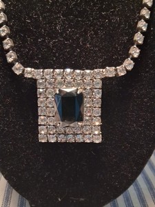VINTAGE RHINESTONE PENDANT NECKLACE PRONG SET ALL THERE ALL CLEAR* GREAT QUALITY