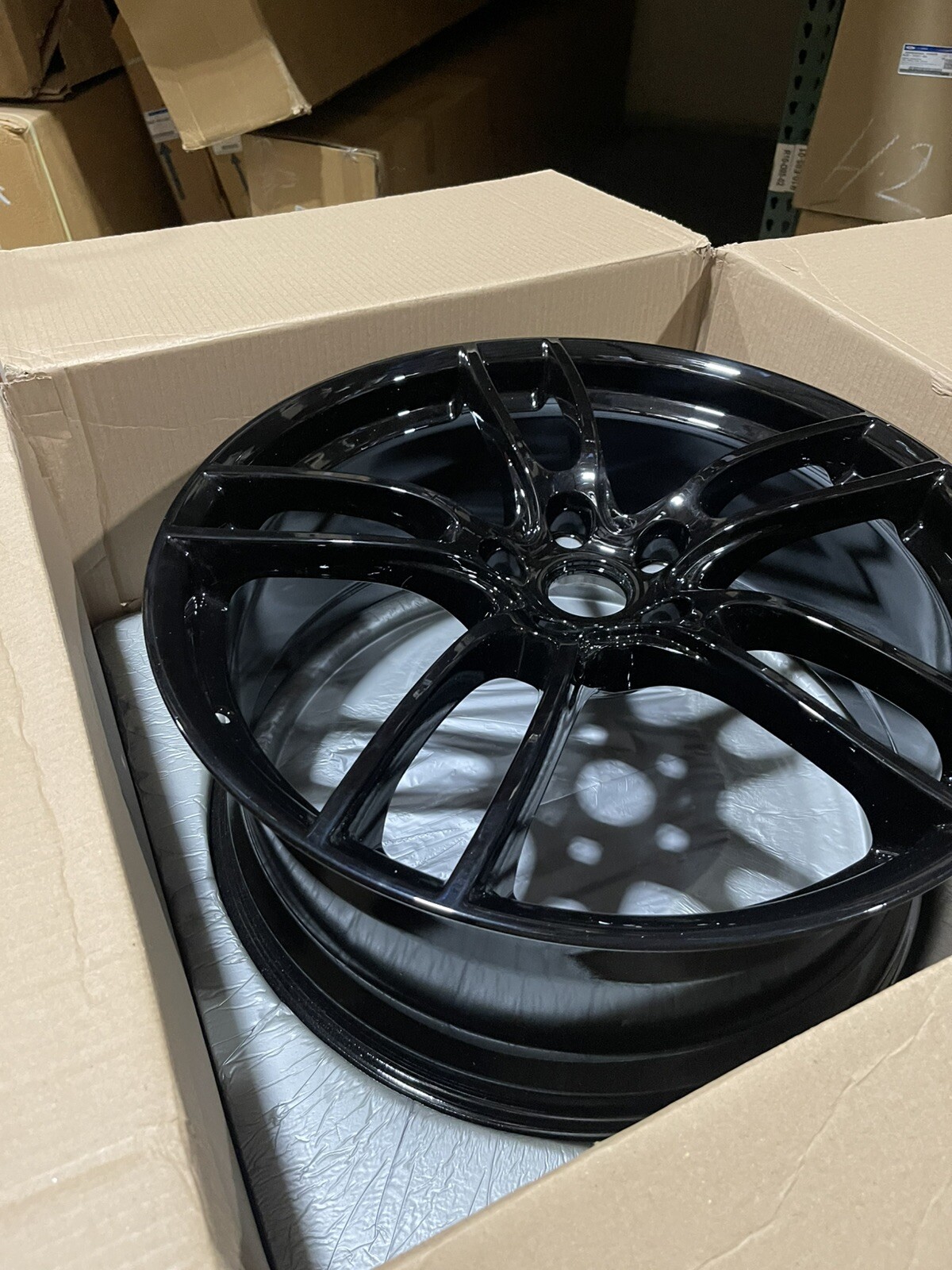 2017-19 ford gt40 front wheel (hg7z1007g)