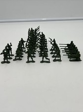 Toy Soldiers Infantry Green 1.5   Lot Of 37 