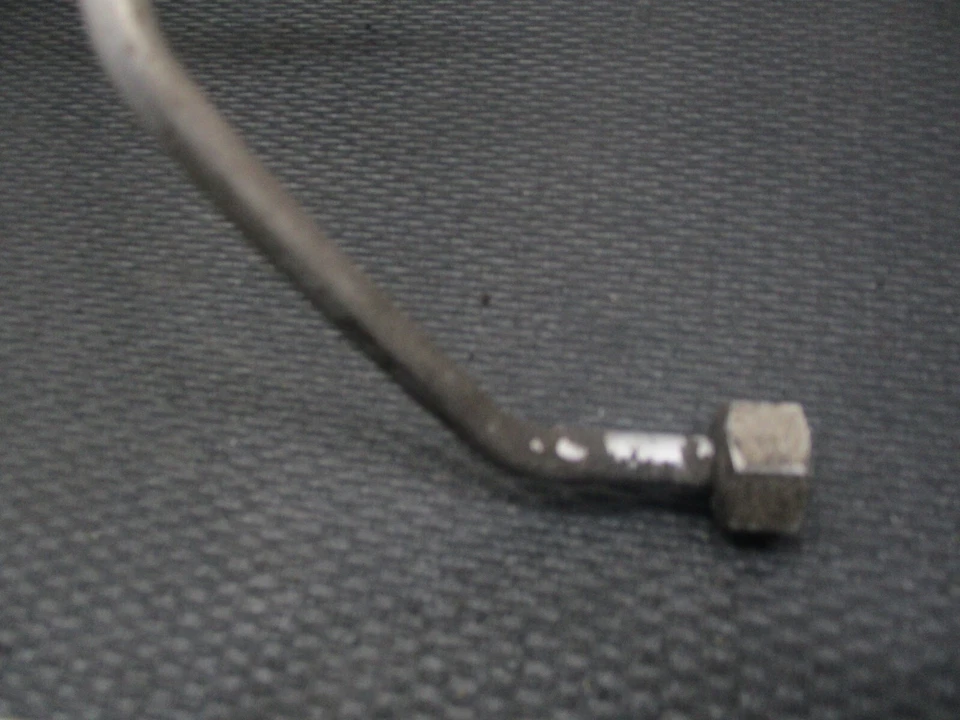 Subaru SVX 1992 - Tubo de línea de CA (de Evap. Núcleo a secador receptor) Foto 2 de 4