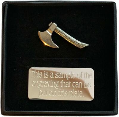 Personalisierte Geschenkbox & handgefertigte Beil Axt (H10) Zinn Pin Anstecker
