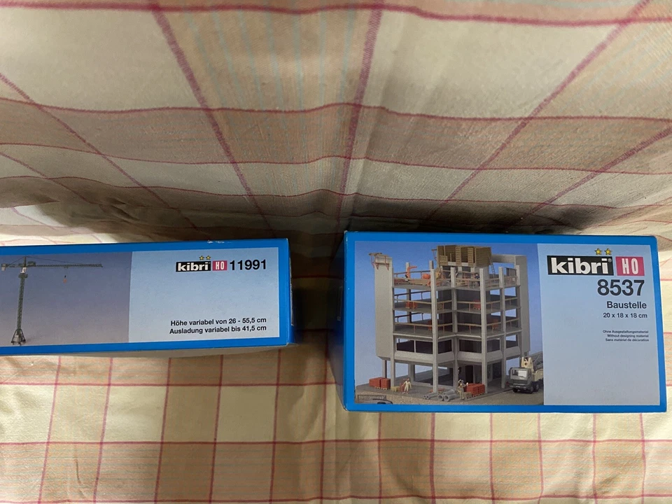 KIBRI SCALA H0 1:87 ART. 8537 BAUSTELLE + ART. 11991 GRU MODELLISMO - Immagine 2 di 2