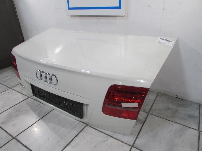 07 08 09 AUDI S8 PUERTA TAPA MALETERO Foto 3 de 4