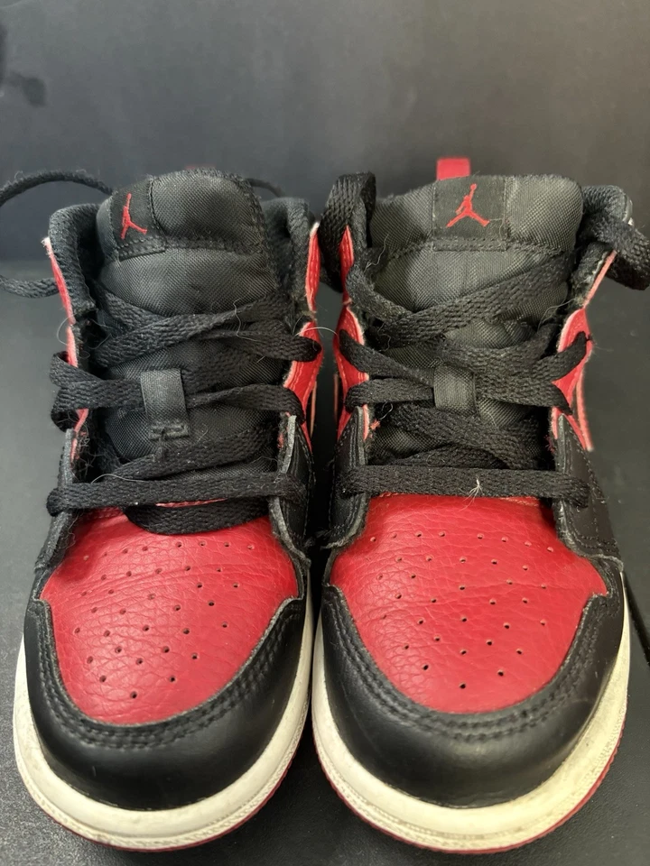 Nike Air Jordan 1 Mid Alternate Bred Negro Rojo DQ8425-060 Niño Pequeño Talla 10C Foto 4 de 4