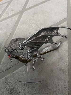Adult silver Dragon