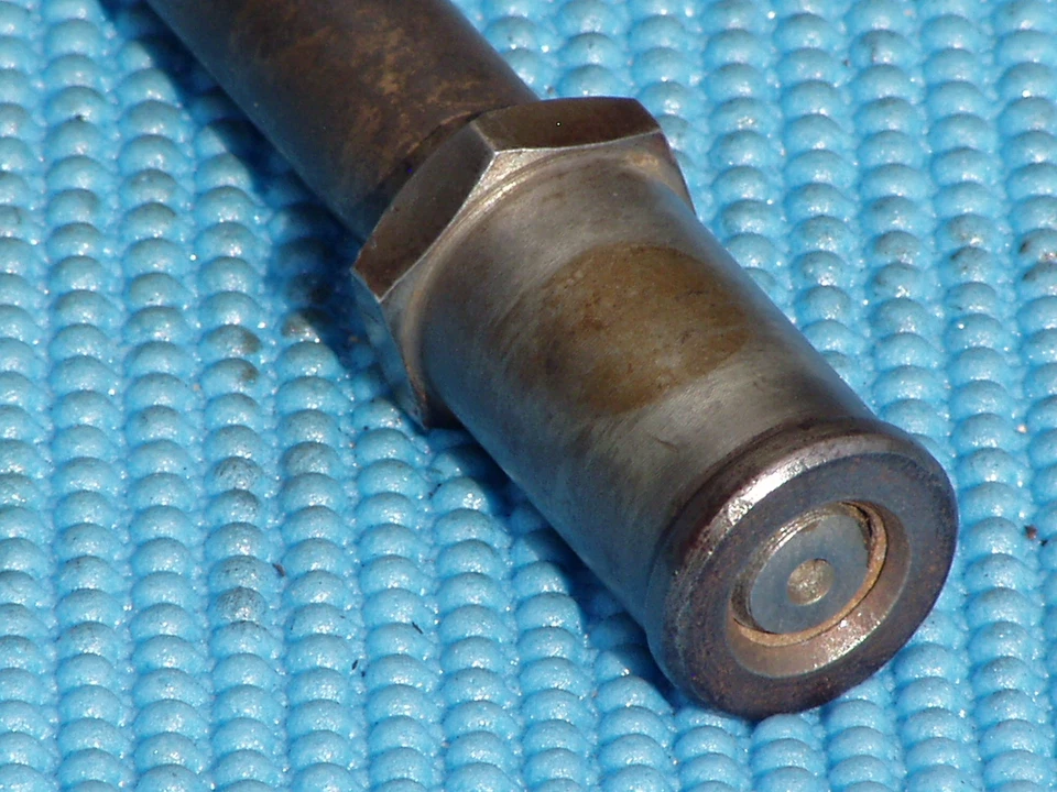 Honda CB750 CBX CB650 CB550 CB500 CB450 front axle & nut - Image 3 of 4