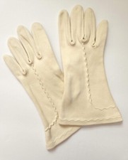 Vintage 50s Women  s Gloves - Cream - Cotton - Two Button Short - Size 6 S 
