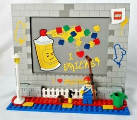 Retired LEGO Picture Frame 850702 100% Complete with Minifig