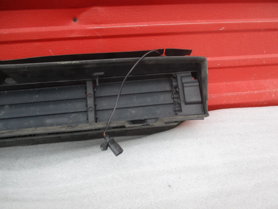 2018–2023 VOLKSWAGEN ATLAS РЕШЕТКА РАДИАТОРА ПОДДЕРЖКА НИЖНИЙ ВОЗДУШНЫЙ ЗАТВОР ОТ ОРИГИНАЛЬНОГО ПРОИЗВОДИТЕЛЯ - Изображение 3 из 4