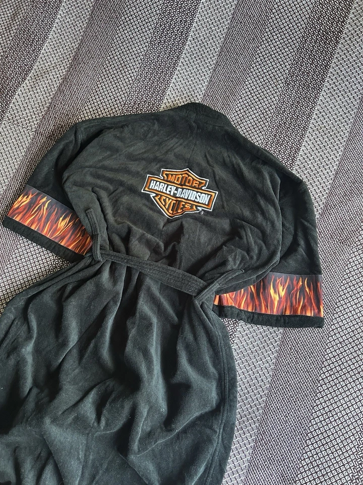 Bata Harley Davidson con estampado de llama rara ropa de salón talla única baño entrenador Foto 2 de 4