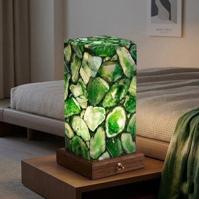 Green Agate Slice Lamp   Handcrafted Crystal Lighting for Elegant Interiors