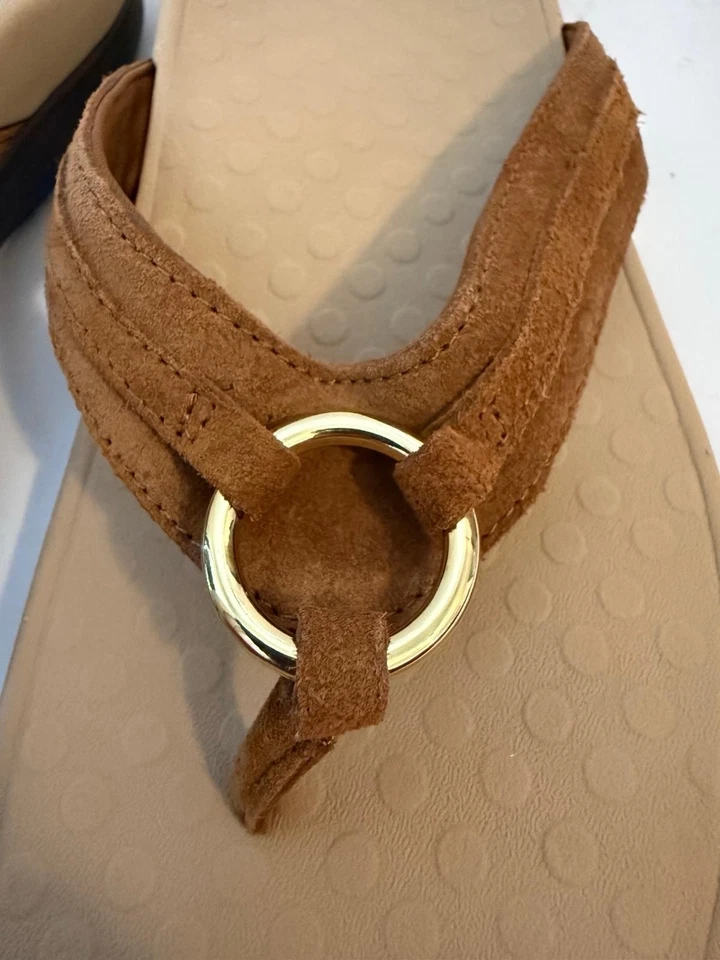 Womens size 12 Vionic Aloe brown suede leather flip flops sandals shoes - Image 2 of 4