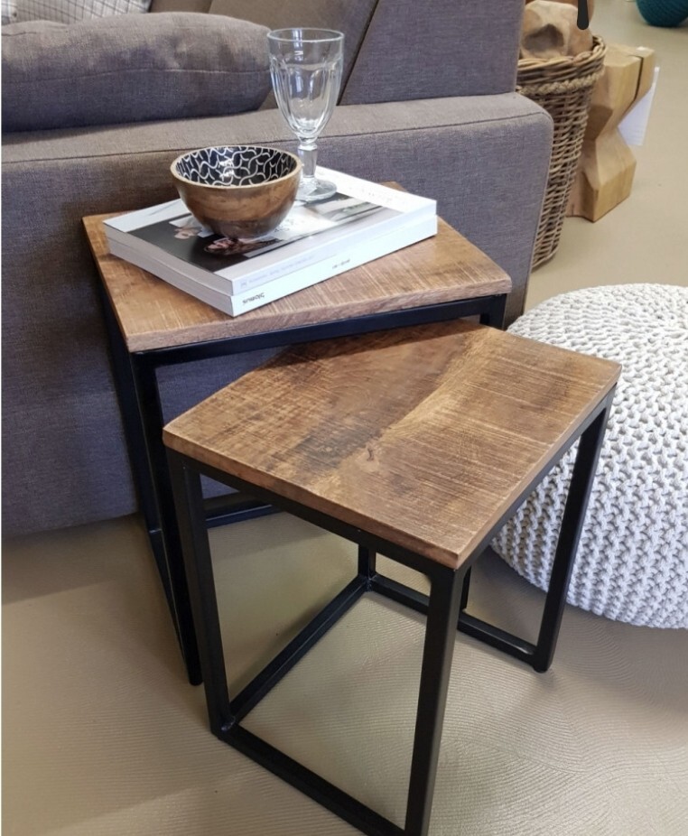 salontafel/bijzettafel 2-delig, Mangohout. Nieuwstaat!