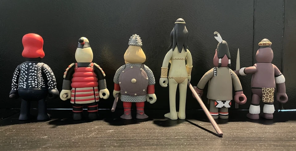 Juego de 6 figuras de vinilo James Jarvis / Amos Toy In-Crowd The Old Guard (sueltas) KK Foto 2 de 2