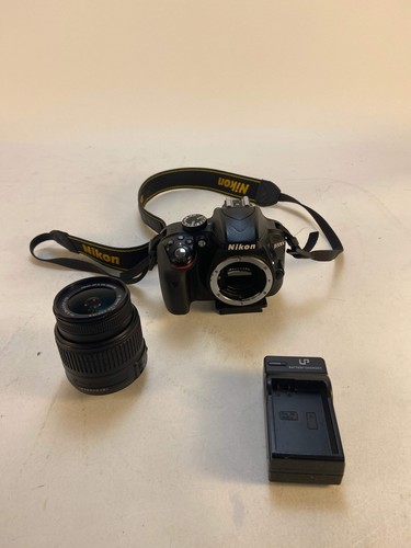 Nikon D3300 24.2MP Digital Camera 7613 Shutter Count