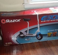 Razor E300S Seated Electric Scooter NEW IN BOX 220 Lb Capacity. 15 Mph