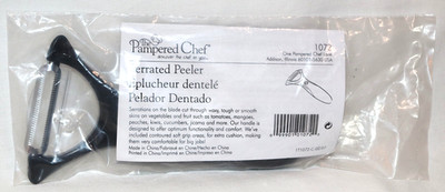Pampered Chef Serrated Peeler #1072 Black Handle + Blade Protector New Retired