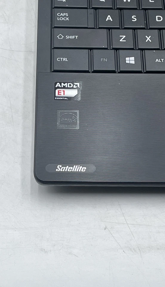 Toshiba Satellite C55D A5380 Windows 8 AMDA E1 15.6" Laptop No HDD - Image 2 of 4