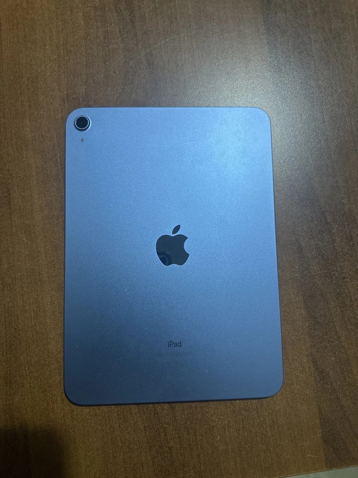 Apple iPad (10th generation) · 64GB · Cellular, foto 1 di 5