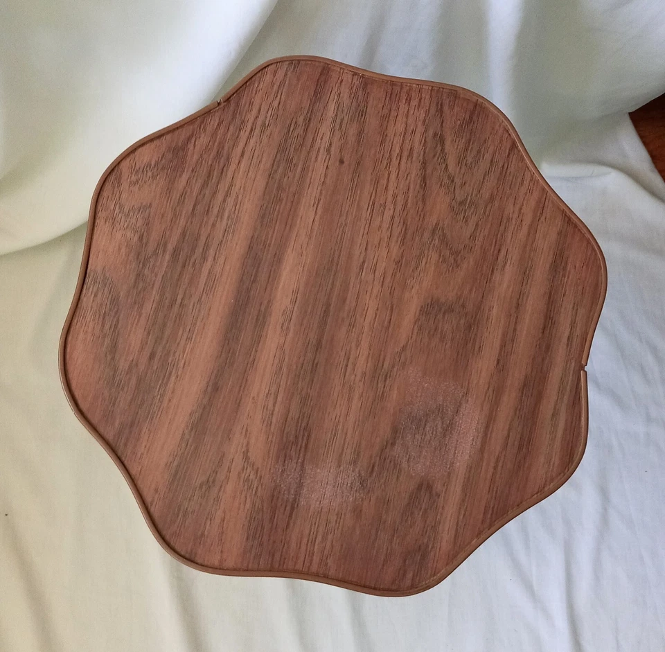 Vintage Mid Century wavy edge Coffee Side Table Plant Stand With Tapered Legs  - Image 3 of 4