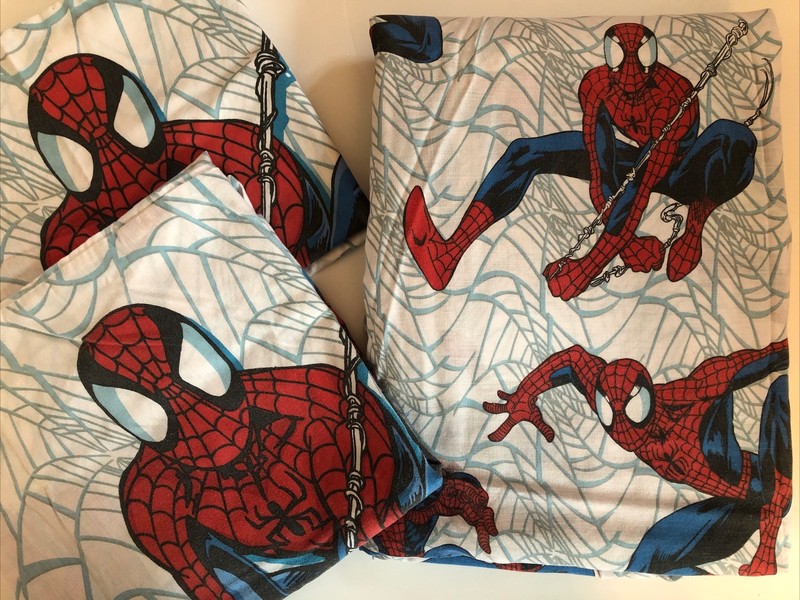 Spider-Man Full Size Flat Sheet with Pillow Cases