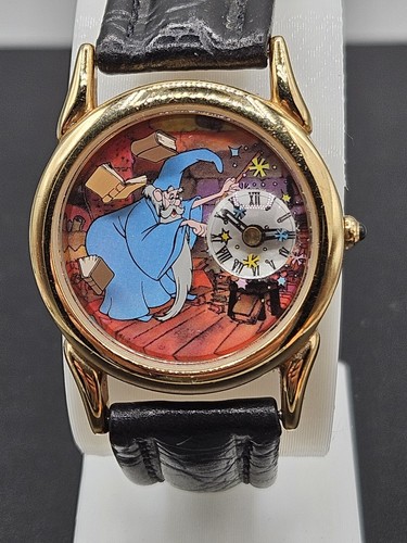 Walt Disney Watch Club Collector Series 3 Sword in the Stone Watch LE7500 W/pin