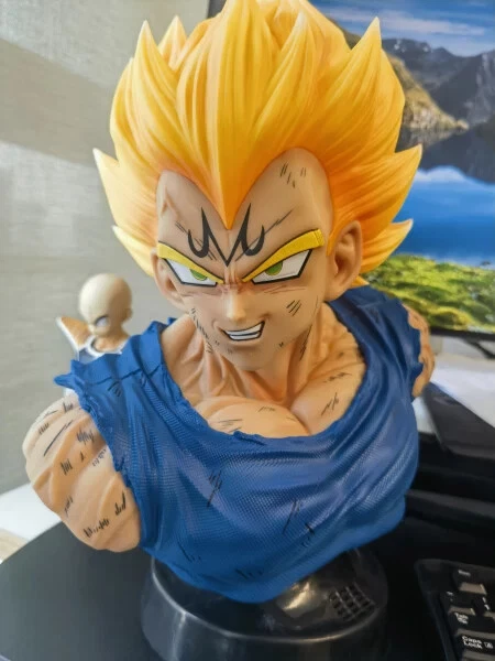 DragonBall DBZ Super Saiyan 1/1 Vegeta Bust Collector Statue