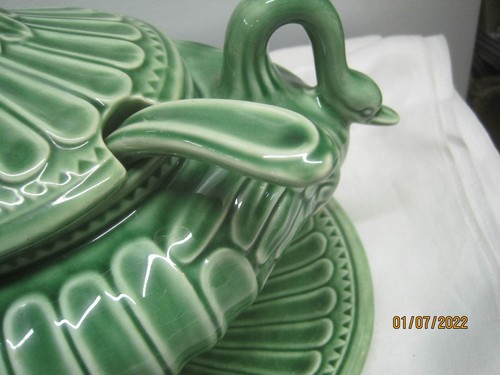 Vintage Port Portugal ribbed green Soup Tureen Swan Handles Underplate & Ladle - Picture 4 of 9