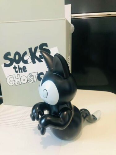 Lotta Socks the Ghost cat フィギュア