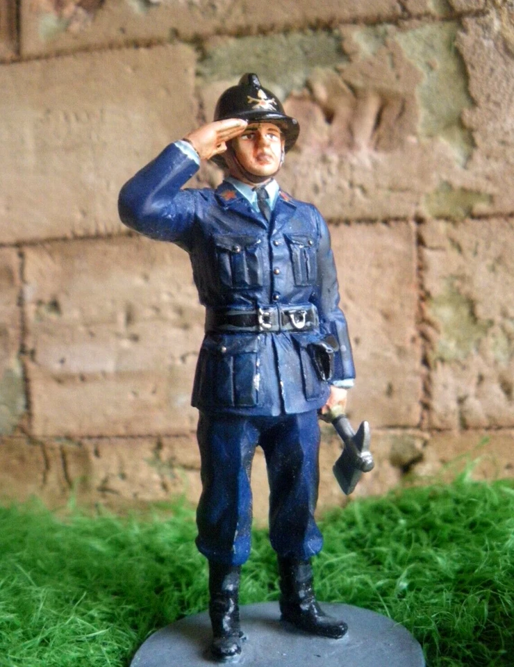 SOLDATS du FEU : Le POMPIER ITALIEN en Tenue de Travail , 1956....no 77 - Photo 1/1