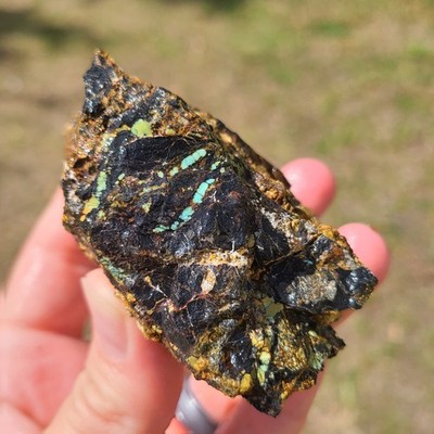 NATURAL BLACK JACK TURQUOISE ROUGH NEVADA USA 335.9 GRAMS