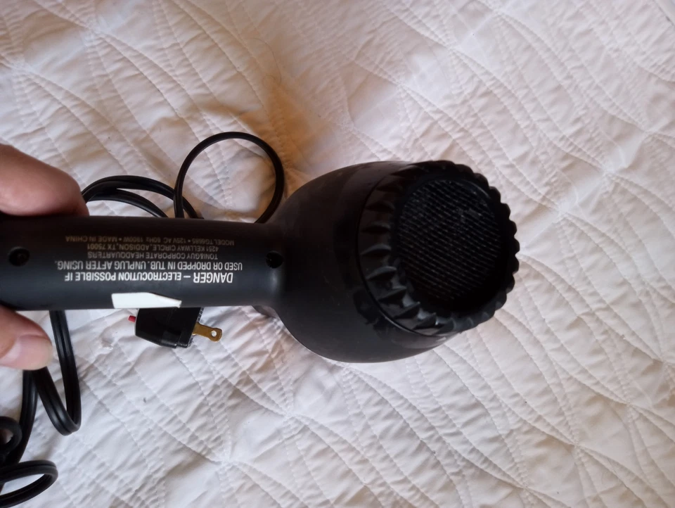 Secador de pelo profesional TONI & GUY con ajustes de calor ajustables Foto 4 de 4