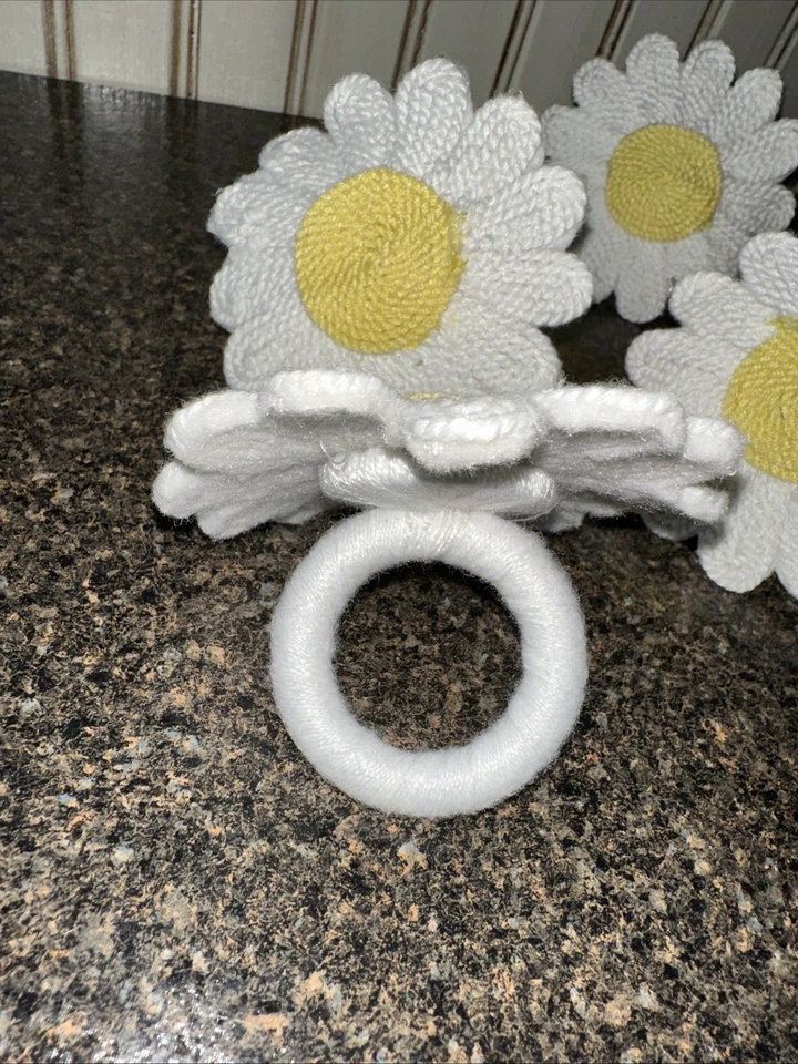 Juego de 6 servilleteros de algodón blanco amarillo margaritas Foto 3 de 4