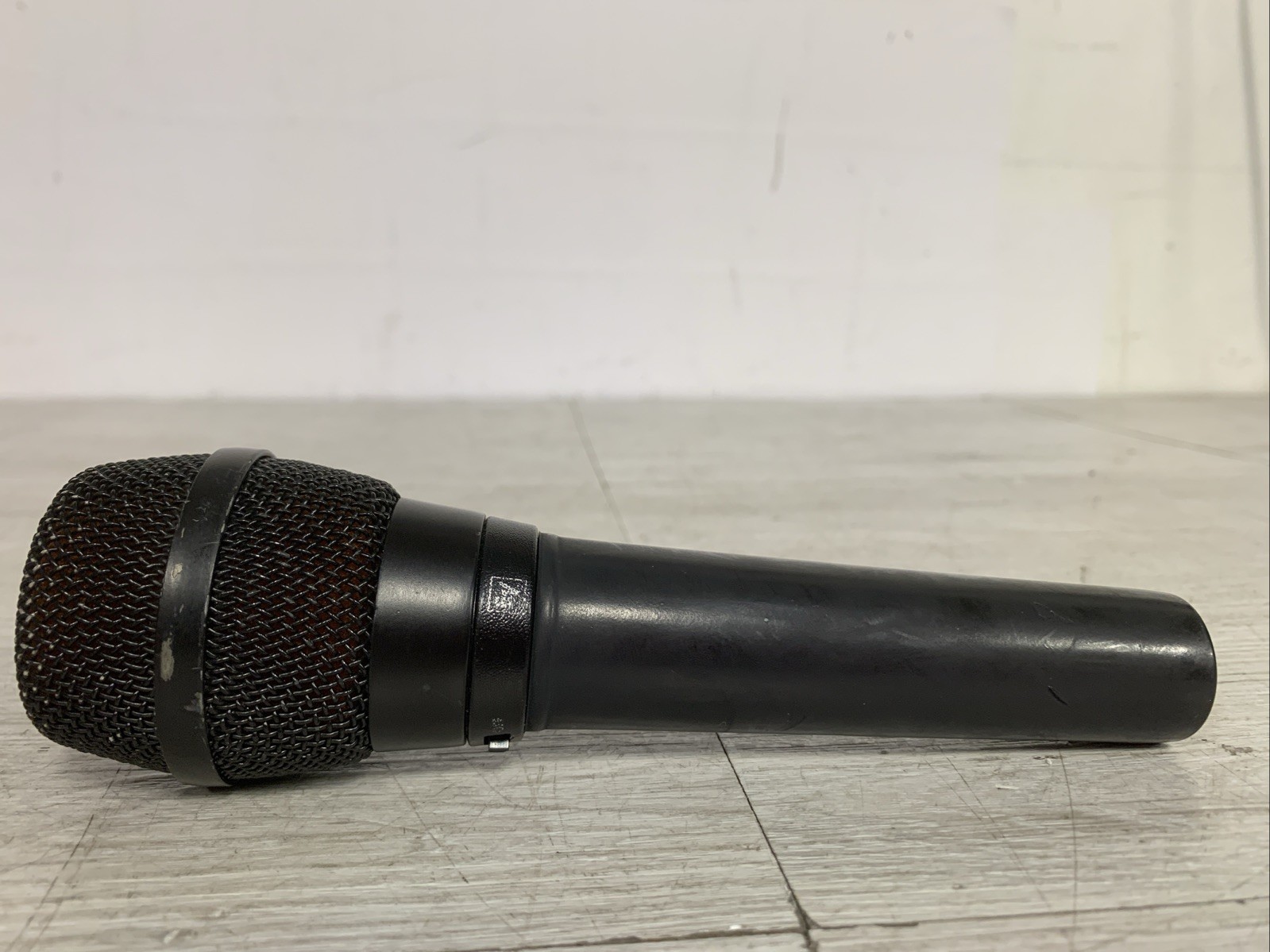 Electro Voice EV MC300 Dynamic Cardioid Microphone