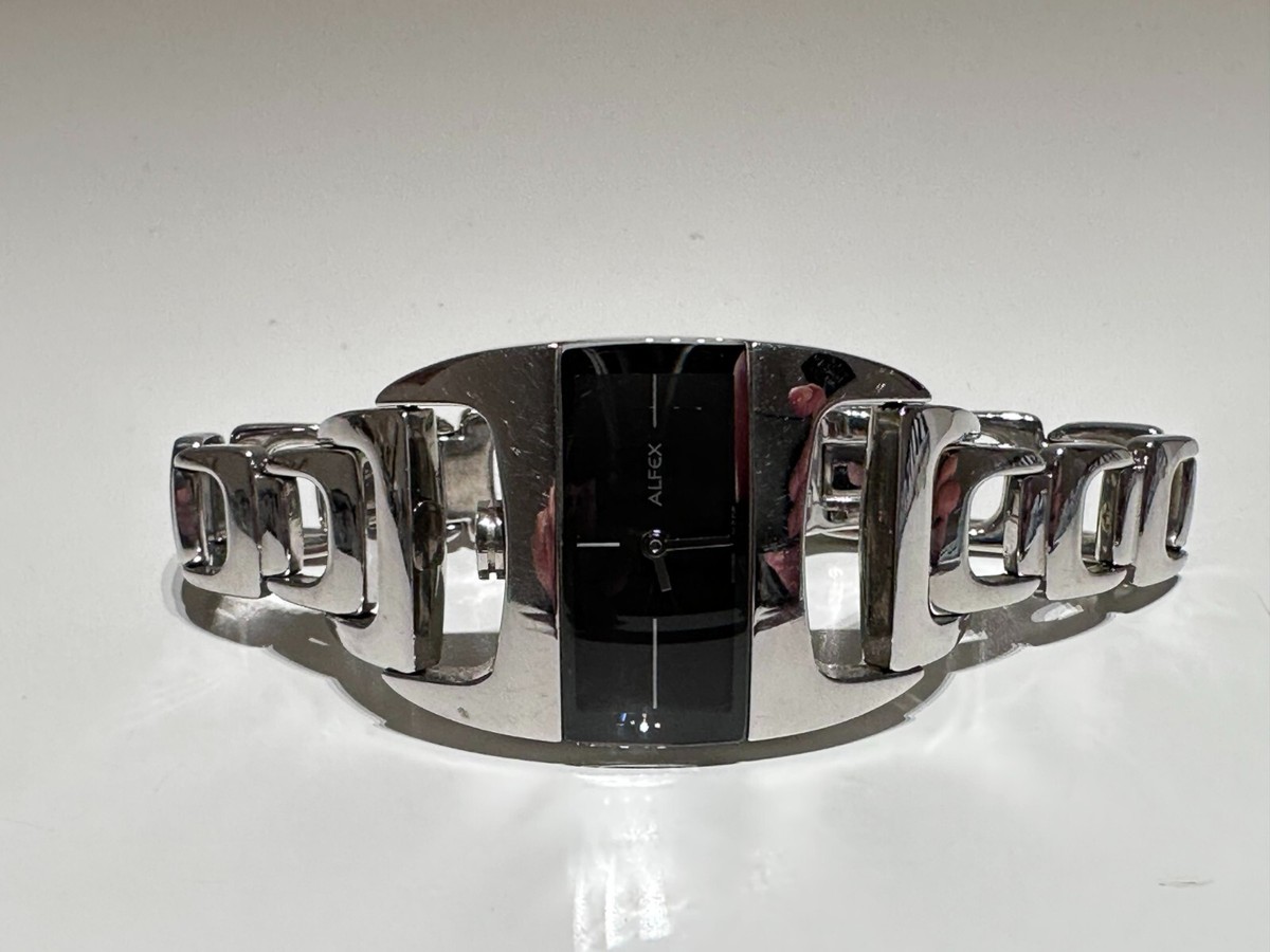 RETRO LUXURY SWISS ST. STEEL LADIES QUARTZ WATCH BRACELET 
