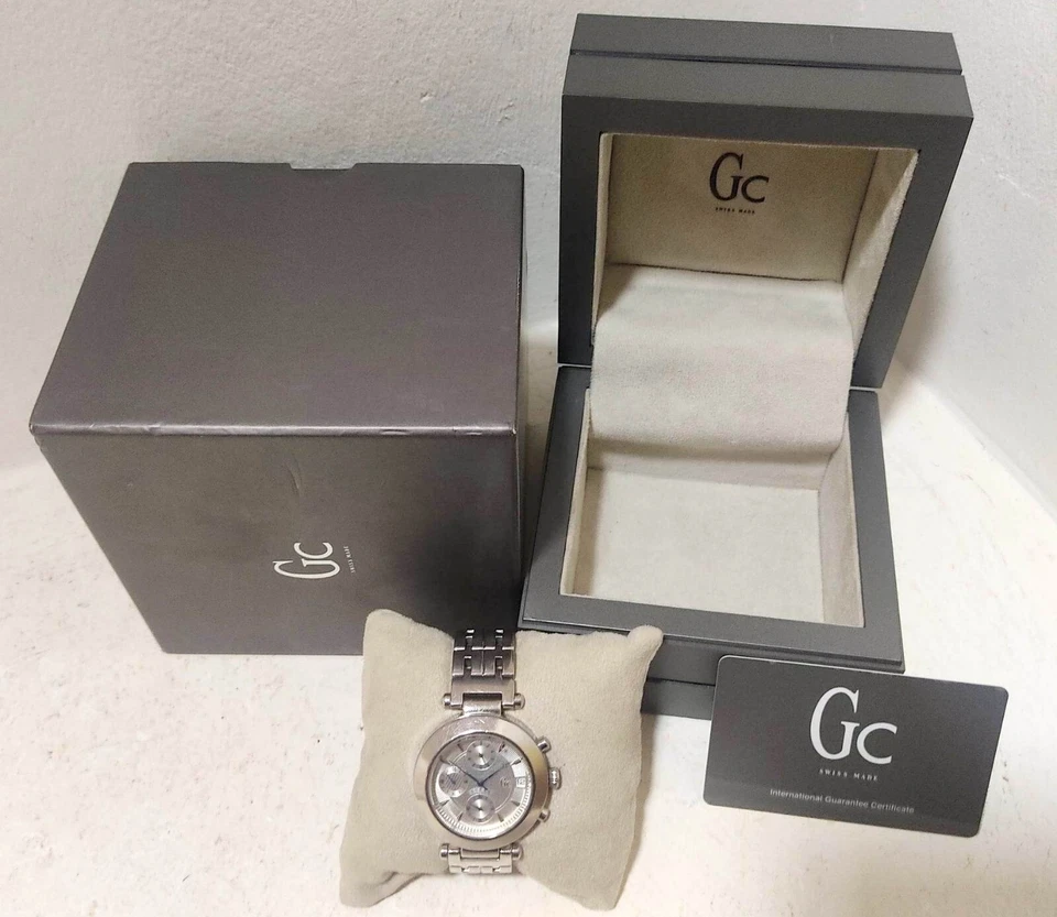 Swiss Watch GC Guess Women's Silver Strap Vintage Japan Movement Perfect W Case - Image 2 of 4