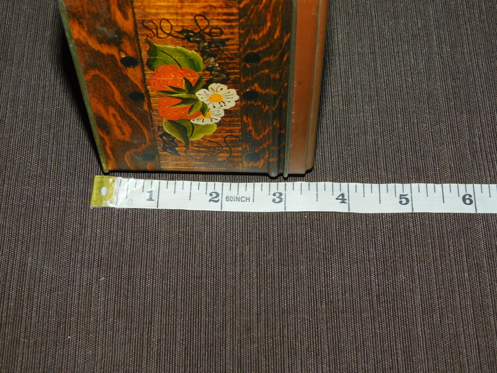 VINTAGE KITCHEN 3 1/4" HIGH  J L CLARK FLOWER TIN *EMPTY*