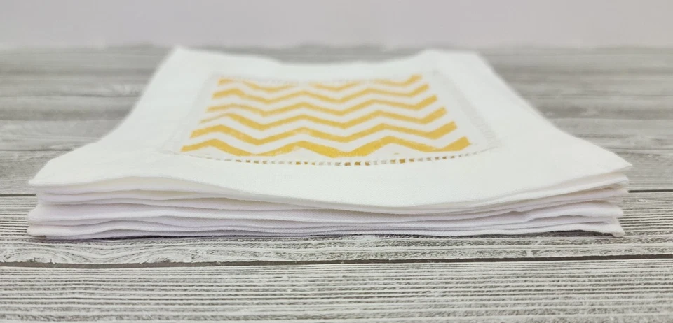 8 porta-copos quadrados de guardanapo Ramie e pano de algodão ouro amarelo branco Chevron - Imagem 2 de 4