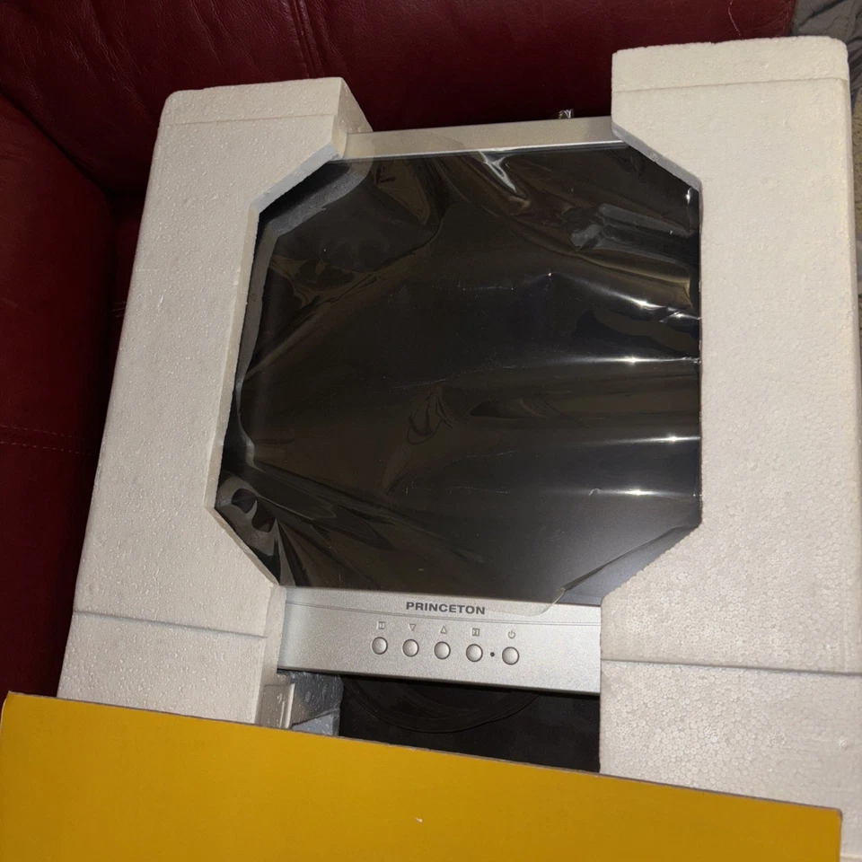 NEW Vintage Princeton Digital VL1715 Full 90 Tilt 17" Flat Panel Display Screen - Image 3 of 4