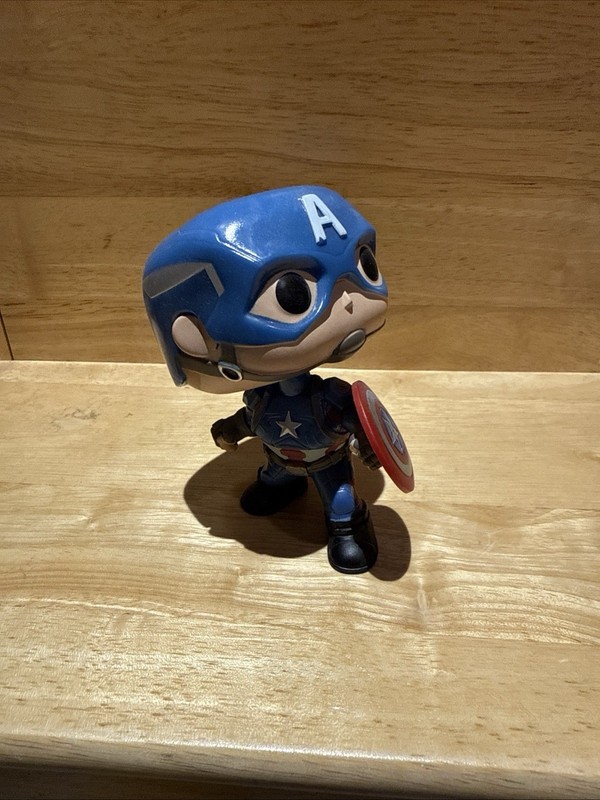 Funko POP! Marvel Captain America: Civil War Captain America #137 - loose