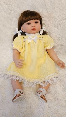 Schönes handgefertigtes Strickkleid Zitrone für 22''/24'' Puppe-neu