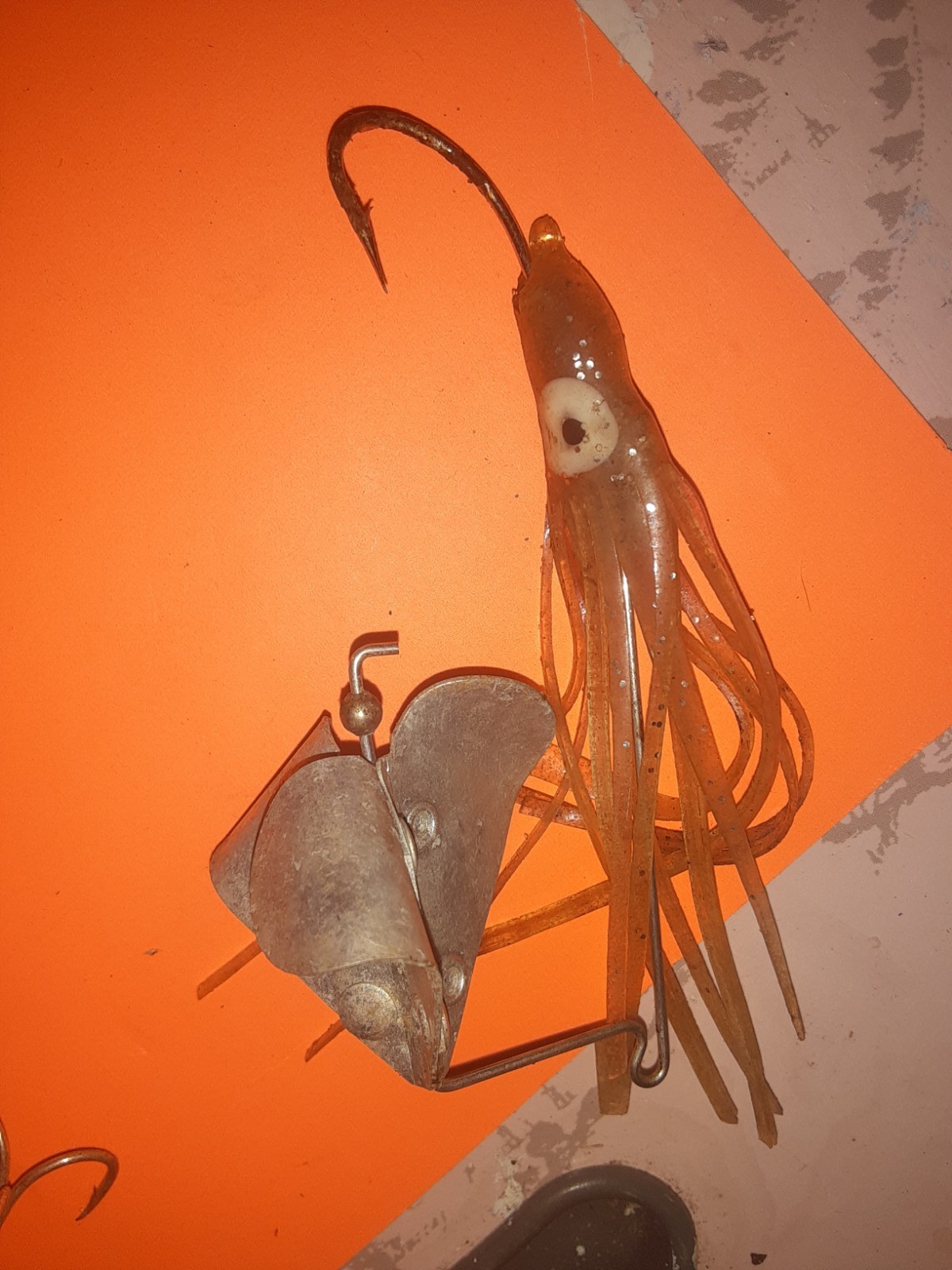 Buzzbait Fishing Lure - Image 1