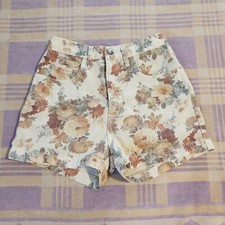 Vintage Guess Floral Print Shorts Size 27 USA Cottage Granny Flowers Jean 90s