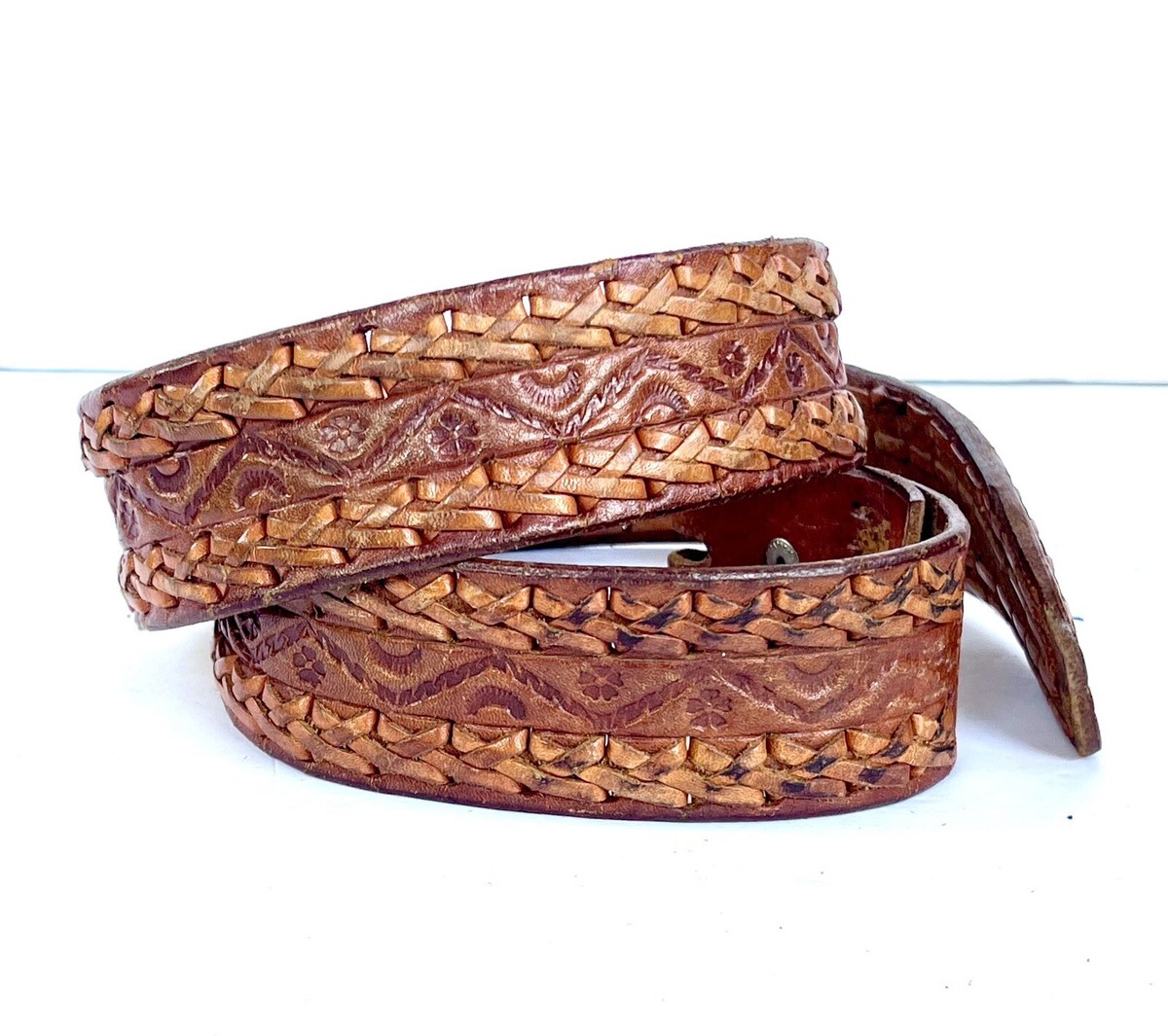 Vintage 70s Brown Leather Belt with Brass Buckle & Embossed floral 36 inch 1970s Tooled Leather Floral Belt-XS/S — La Poubelle Vintage main image 2