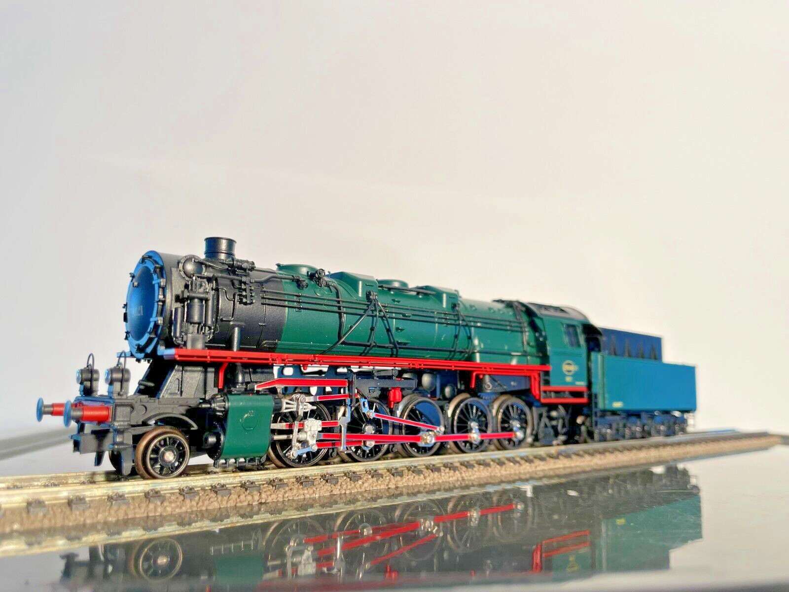 Locomotive Marklin 34883 Serie 25 SNCB neuve pour completer votre circuit H0