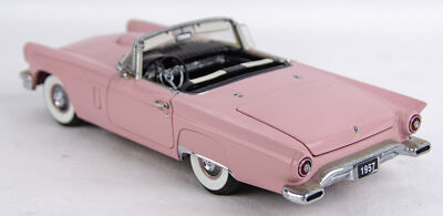 Danbury Mint 1:24 1957 Limited Edition Ford Thunderbird Diecast