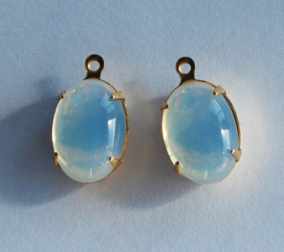 VINTAGE ANTIQUE GLASS OVAL PENDANT BEADS   WHITE OPAL effect   14x10mm 